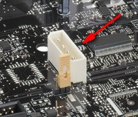 Connettore ausiliario per il PCI-Express